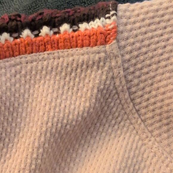 Free people in the mix pink‎ thermal knit and crochet top size small boho - Picture 4 of 9